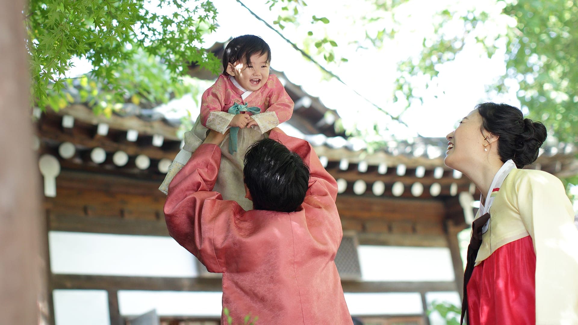 가족 의상 코디 - 자연스러운 매칭