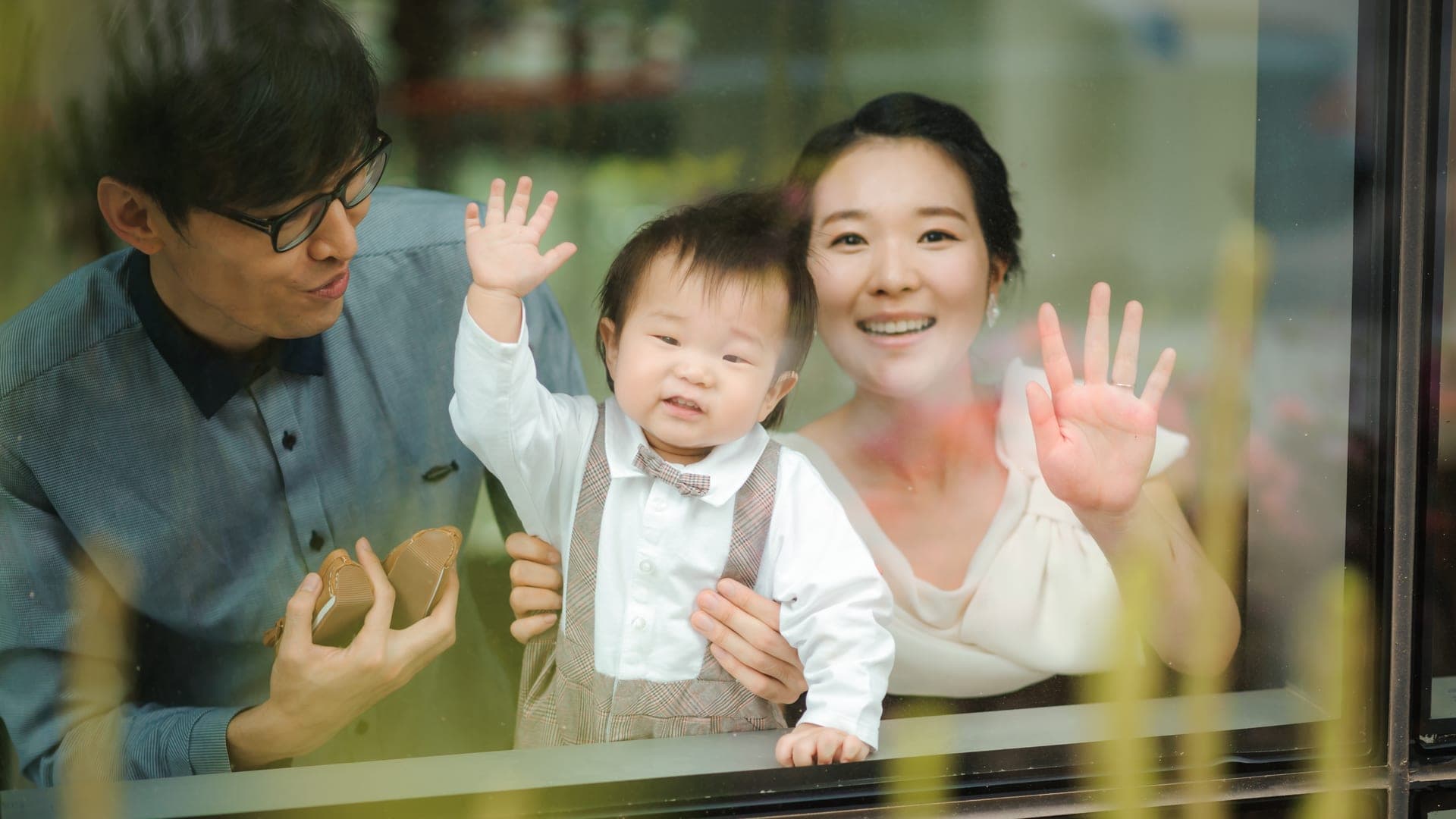 할머니 할아버지와 함께하는 가족사진